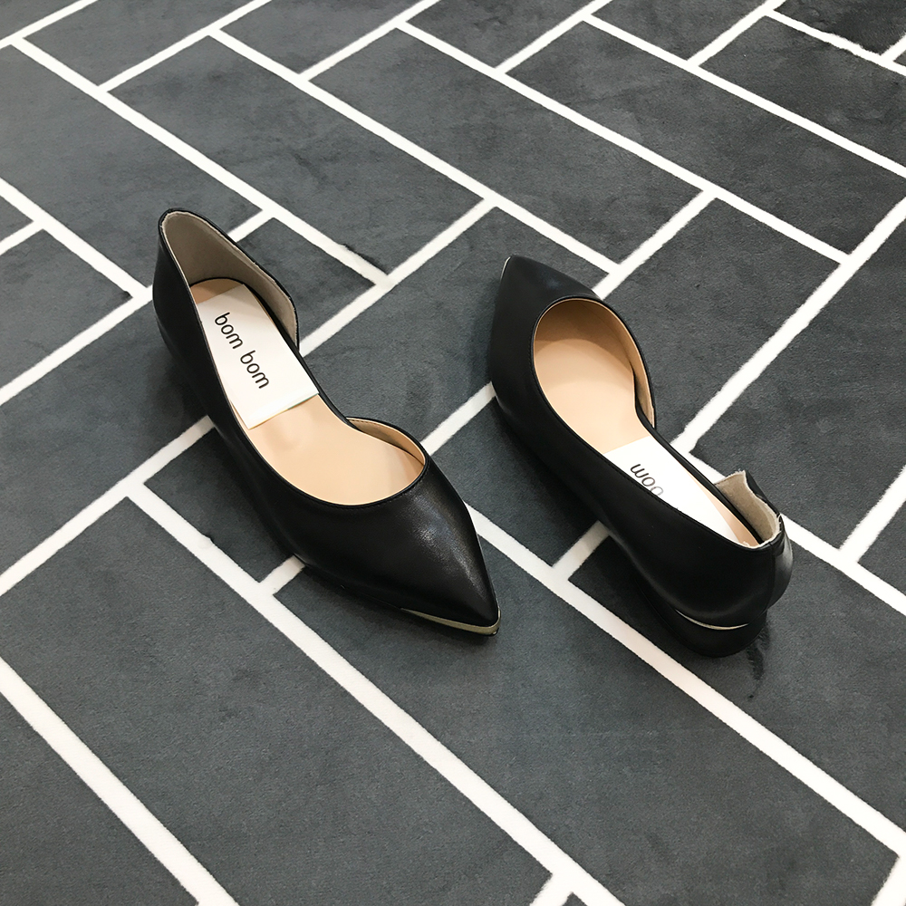 <b><p>Mourning Korean gold pot Flat Shoes Sophisticed</p></b><b><p>無排 韓国語 ゴールド ポイント フラットシューズ 洗練され見える どこでもコーディネートしやすい</p></b><br /><br /><p align='center'>