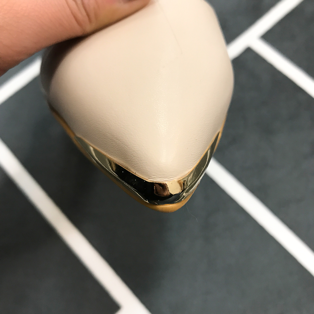 <b><p>Mourning Korean gold pot Flat Shoes Sophisticed</p></b><b><p>無排 韓国語 ゴールド ポイント フラットシューズ 洗練され見える どこでもコーディネートしやすい</p></b><br /><br /><p align='center'>