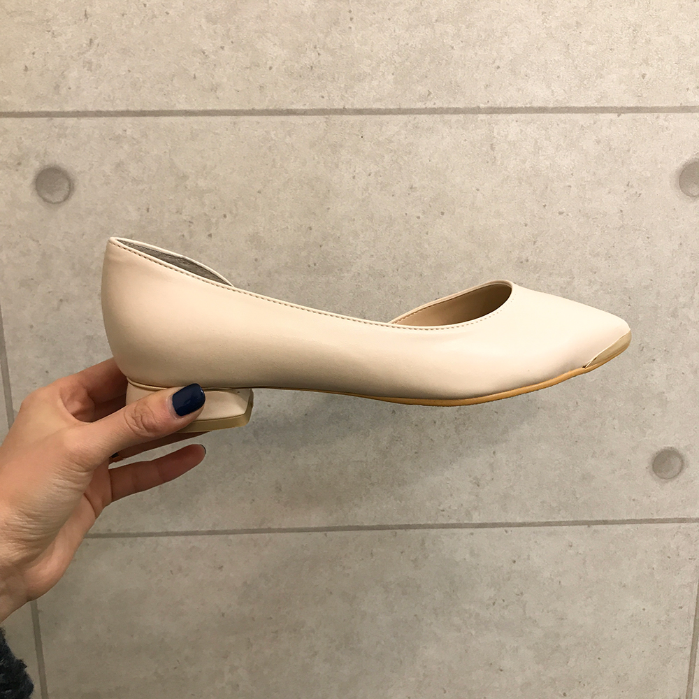 <b><p>Mourning Korean gold pot Flat Shoes Sophisticed</p></b><b><p>無排 韓国語 ゴールド ポイント フラットシューズ 洗練され見える どこでもコーディネートしやすい</p></b><br /><br /><p align='center'>