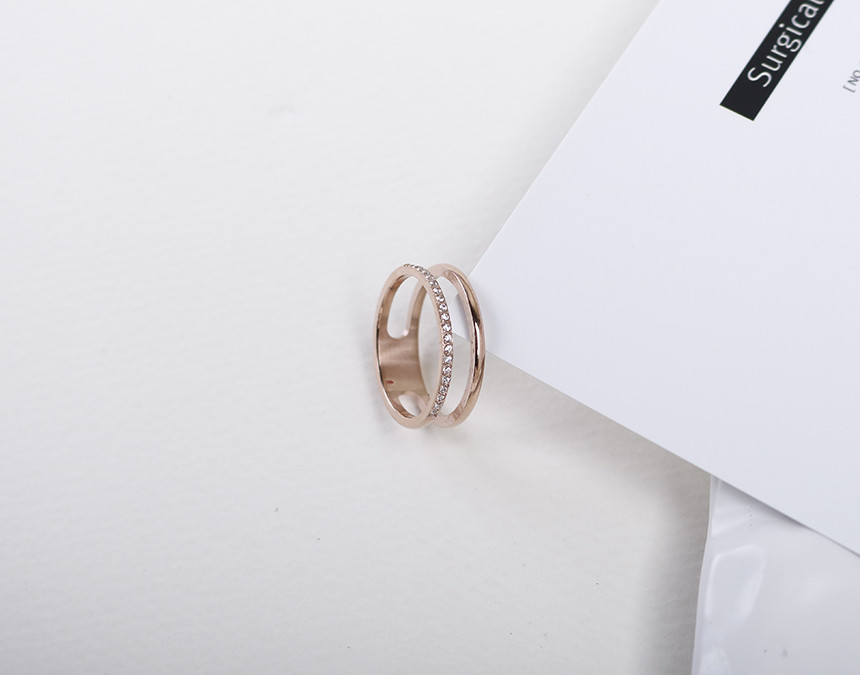 <b><p>Layered Two-line cubic Surge Steel titanium</p></b><b><p>重ね着 二行キュービック 書かれているカールスチール リング チタン デイリー スリム</p></b><br /><br /><p align='center'>