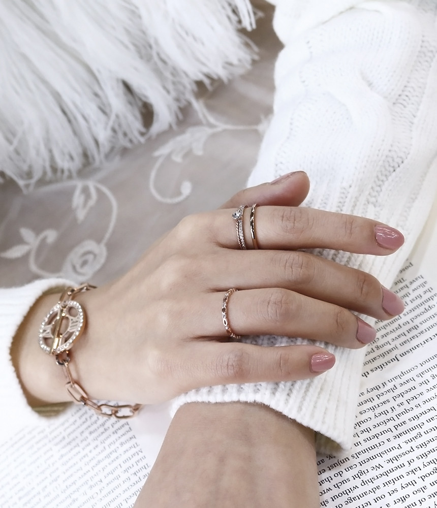 <b><p>Layered Two-line cubic Surge Steel titanium</p></b><b><p>重ね着 二行キュービック 書かれているカールスチール リング チタン デイリー スリム</p></b><br /><br /><p align='center'>