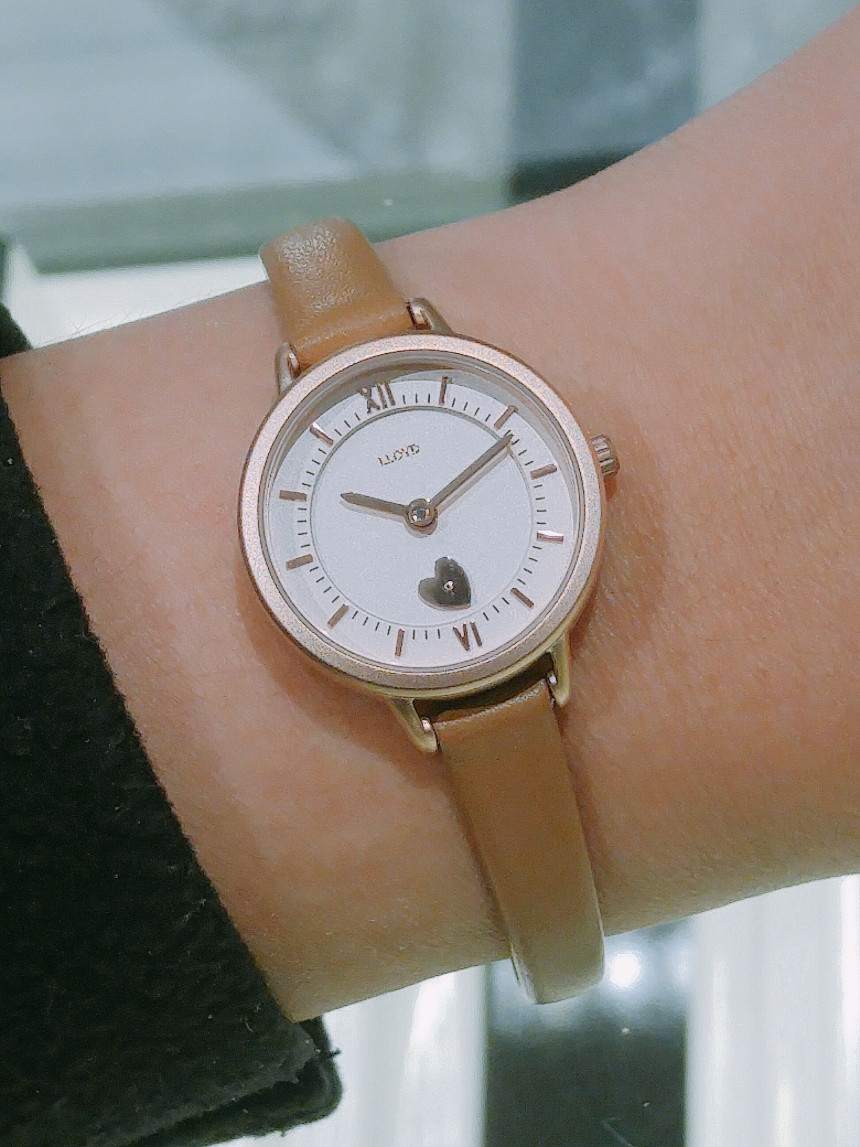 <b><p>Lloyd Valentine Brown coup cck LL3G18270AGR</p></b><b><p>ロイド バレンタイン ブラウン カップル 時計 LL3G18270AGR 男 女性</p></b><br /><br /><p align='center'>