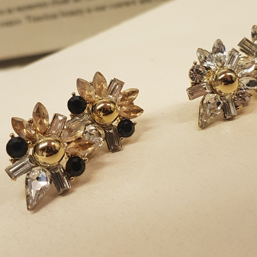 <b><p>Cheddar stone Daily Erings Cubic Gift Bl</p></b><b><p>チェダー ストーン デイリーピアス キュービック ギフト ブリンブリン 整頓された</p></b><br /><br /><p align='center'>