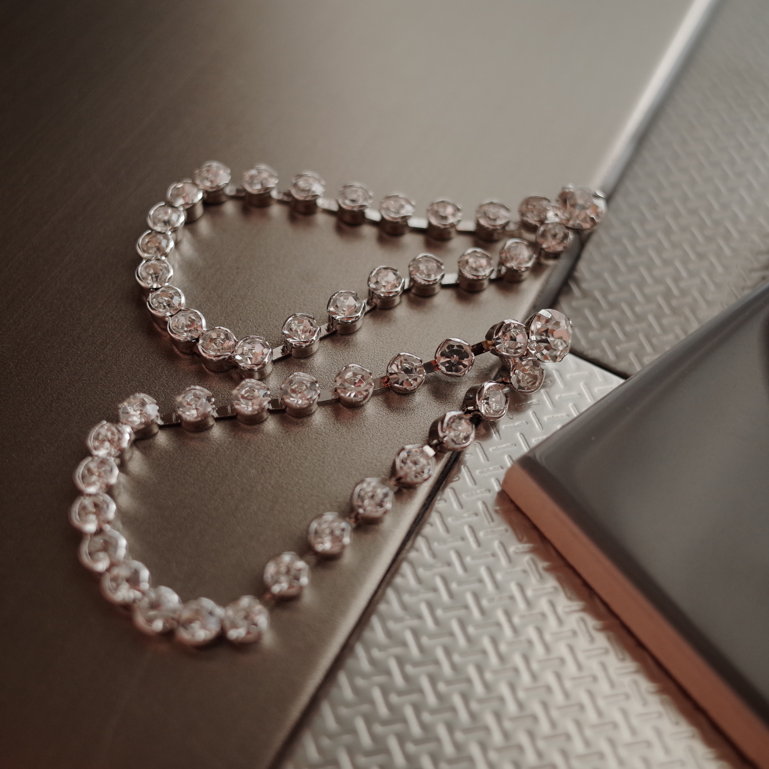 <b><p>Special Offe Mourning The Tgular gloss Cuc</p></b><b><p>特価 無排 ヘブン 三角光沢 キュービック ウンチムイヤリング スタイリッシュな</p></b><br /><br /><p align='center'>