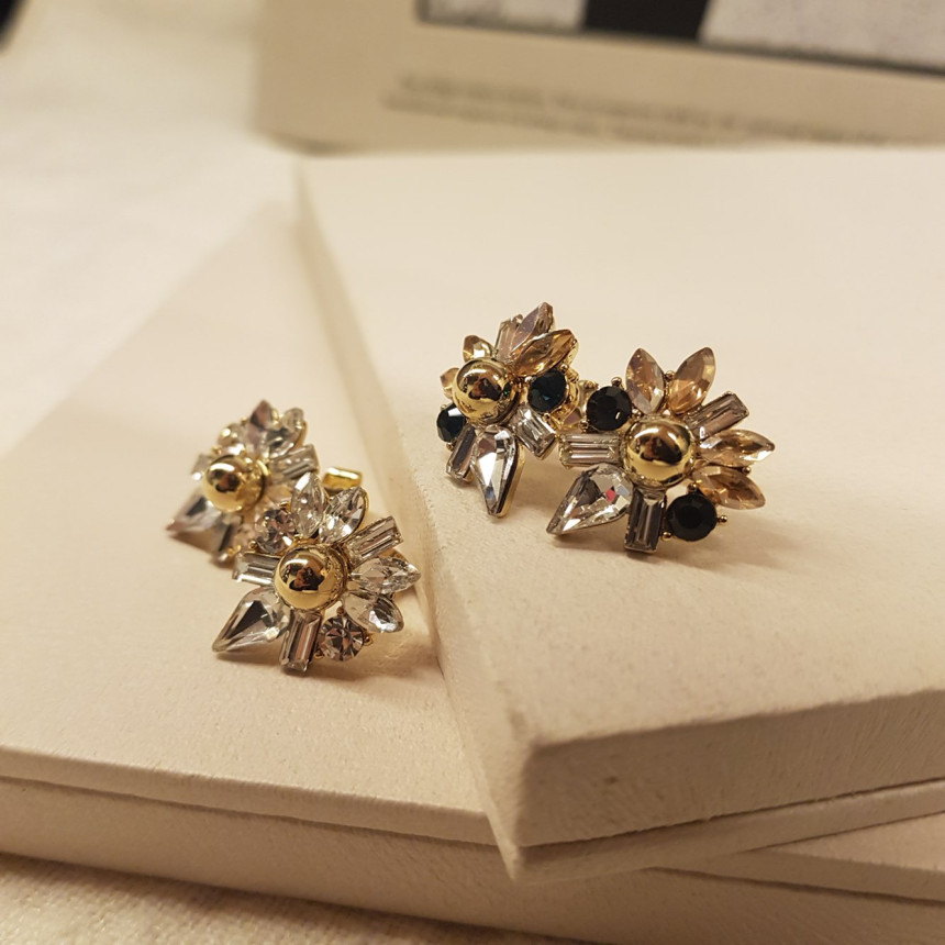 <b><p>Cheddar stone Daily Erings Cubic Gift Bl</p></b><b><p>チェダー ストーン デイリーピアス キュービック ギフト ブリンブリン 整頓された</p></b><br /><br /><p align='center'>