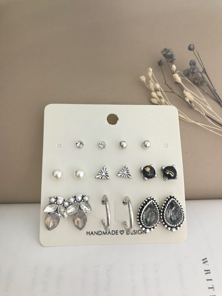 <b><p>Badgirl water drop 16 pieces set earring</p></b><b><p>バッドガール 水滴 16ピース セット イヤリング 女性 ラブリーな ブブ 無難な</p></b><br /><br /><p align='center'>