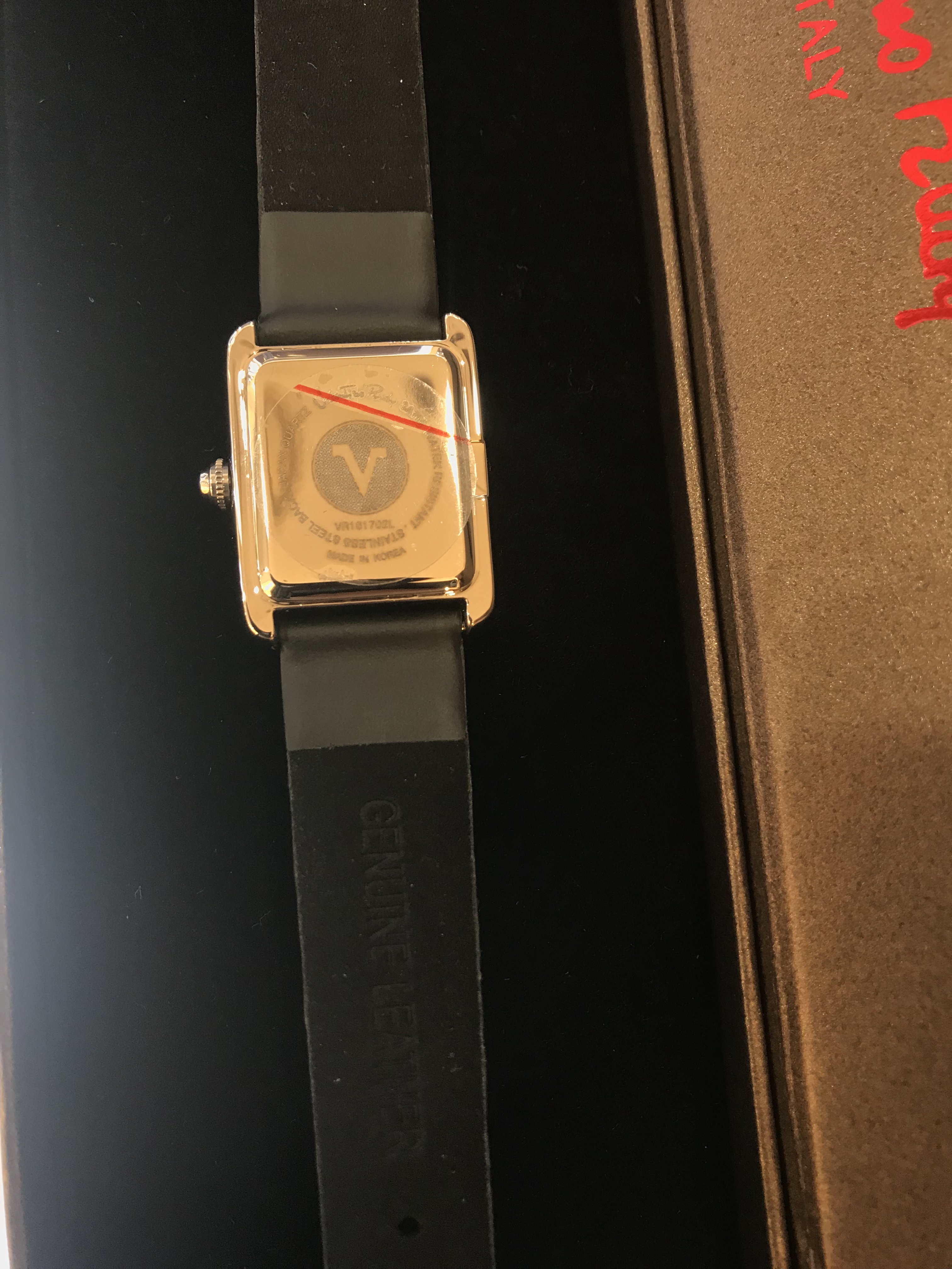 <b><p>Valentino Rudy square Leather band Coup wch</p></b><b><p>バレンチノルディ スクエア 牛革バンド カップルの腕時計 vr161702m</p></b><br /><br /><p align='center'>