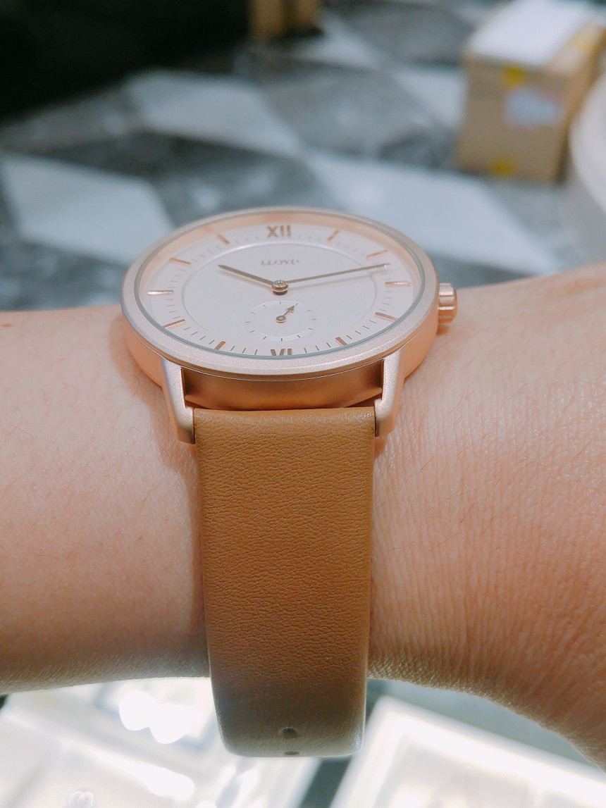 <b><p>Lloyd Valentine Brown coup cck LL3G18270AGR</p></b><b><p>ロイド バレンタイン ブラウン カップル 時計 LL3G18270AGR 男 女性</p></b><br /><br /><p align='center'>