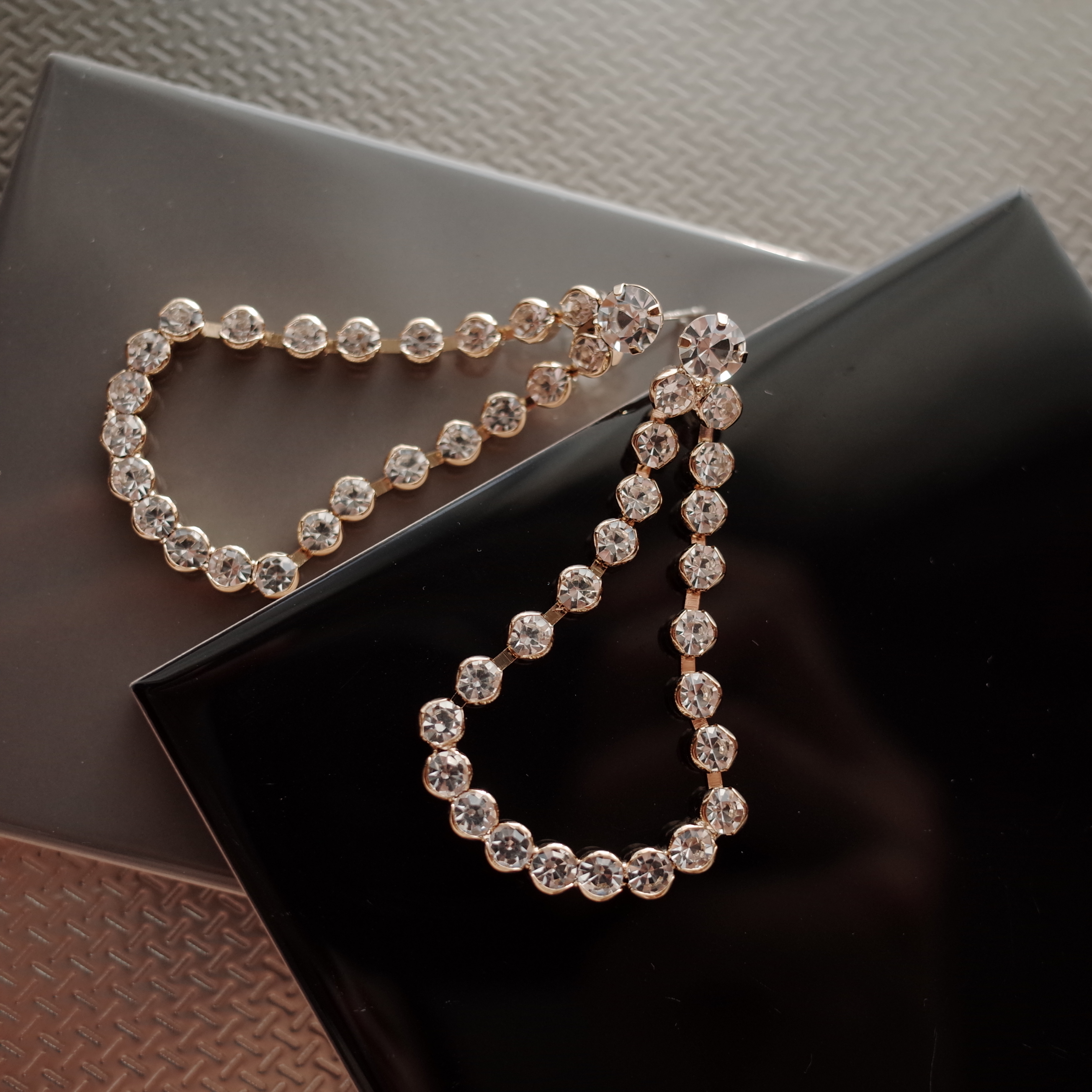 <b><p>Special Offe Mourning The Tgular gloss Cuc</p></b><b><p>特価 無排 ヘブン 三角光沢 キュービック ウンチムイヤリング スタイリッシュな</p></b><br /><br /><p align='center'>