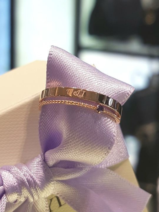 <b><p>Lloyd Lauret Line Birthsto rg LRT18003T miss</p></b><b><p>ロイド ロレトライン 誕生石 リング LRT18003T ミス シンプル 20代の女性</p></b><br /><br /><p align='center'>