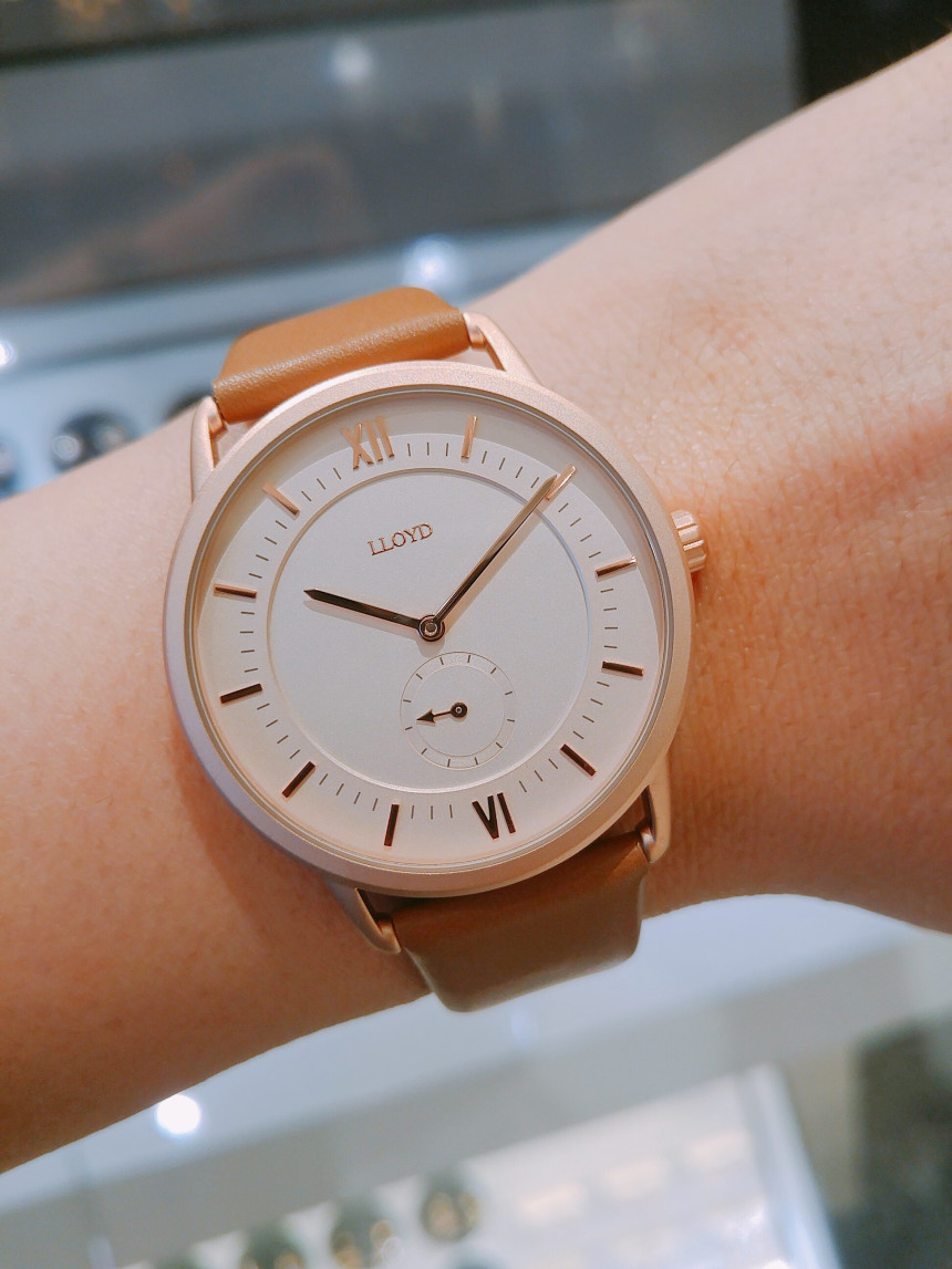 <b><p>Lloyd Valentine Brown coup cck LL3G18270AGR</p></b><b><p>ロイド バレンタイン ブラウン カップル 時計 LL3G18270AGR 男 女性</p></b><br /><br /><p align='center'>