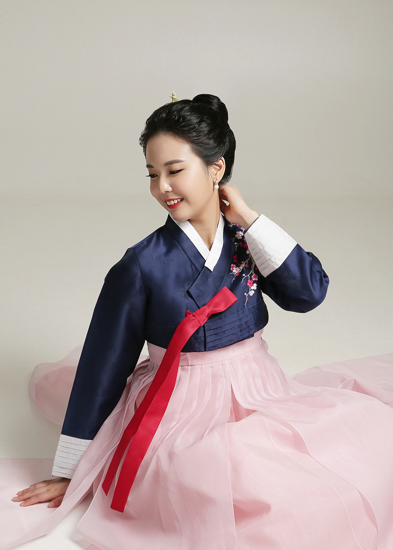 [한복대여] 연핑크 벚꽃날개 북청매화 원단 여성 결혼식 한복 - 상세 이미지 4