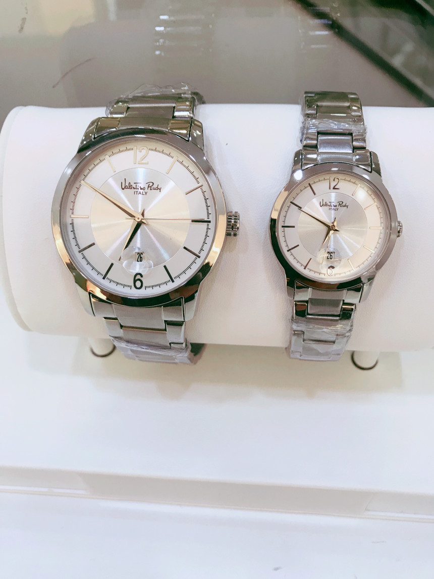 <b><p>Valentino Rudy Bracet Coup watch VR1712</p></b><b><p>バレンチノルディ ブレスレット カップルの腕時計 VR1712</p></b><br /><br /><p align='center'>