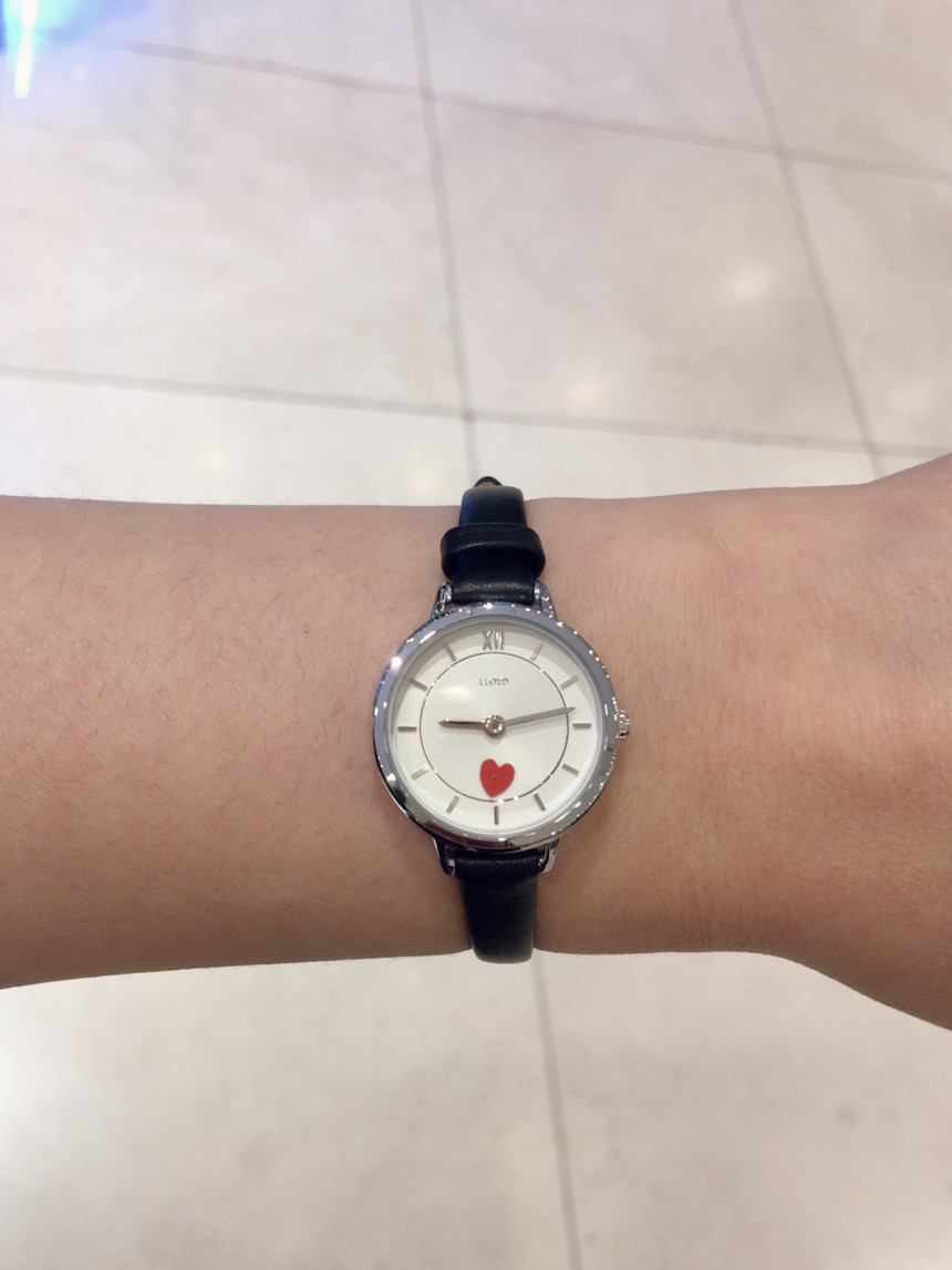 <b><p>Lloyd Valentine Heart coup watch LL1M18271ASB</p></b><b><p>ロイド バレンタイン ハートのカップル時計LL1M18271ASB 30代の女性</p></b><br /><br /><p align='center'>