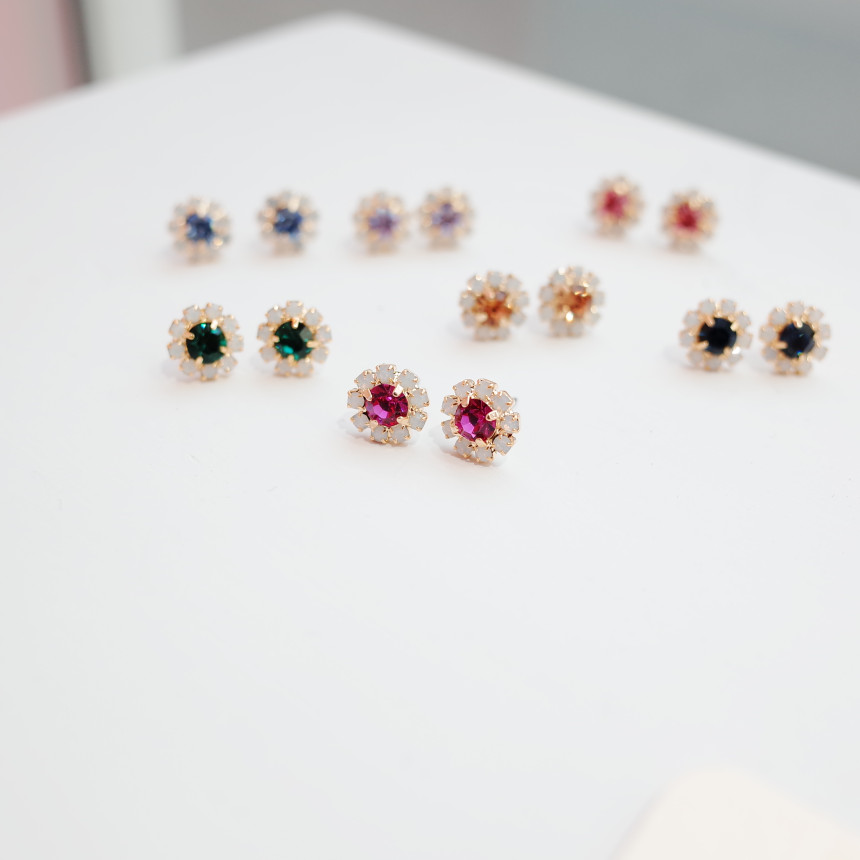 <b><p>1 EVENT spring Flower Love is Conta com ea</p></b><b><p>1 EVENT 春 花 愛を 込め 来る イヤリング</p></b><br /><br /><p align='center'>