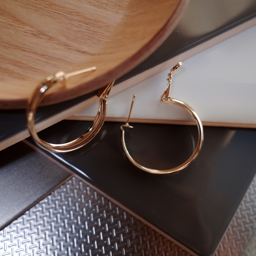 <b><p>NO.89 Basic Metal Ring earrs Stylish Ch Unique</p></b><b><p>NO.89 ベーシックメタル リングピアス スタイリッシュな ユニークなデザイン</p></b><br /><br /><p align='center'>