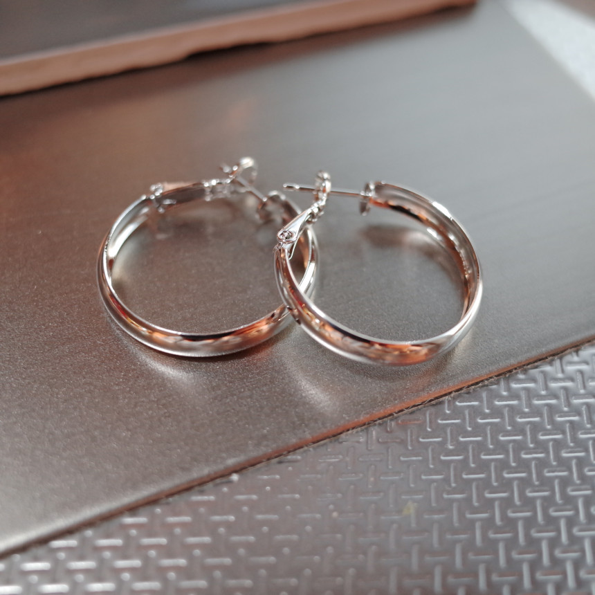 <b><p>NO.89 Basic Metal Ring earrs Stylish Ch Unique</p></b><b><p>NO.89 ベーシックメタル リングピアス スタイリッシュな ユニークなデザイン</p></b><br /><br /><p align='center'>