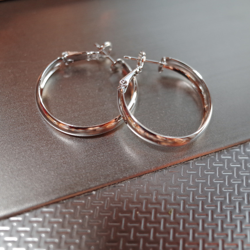 <b><p>NO.89 Basic Metal Ring earrs Stylish Ch Unique</p></b><b><p>NO.89 ベーシックメタル リングピアス スタイリッシュな ユニークなデザイン</p></b><br /><br /><p align='center'>