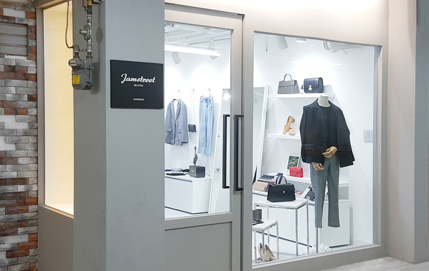 <b><p>Daily Women Bucket Bag Shoulder n's Casual</p></b><b><p>デイリー女性バケットバッグショルダーバッグ女性実用的なカジュアルバック 여성숄더백</p></b><br /><br /><p align='center'>