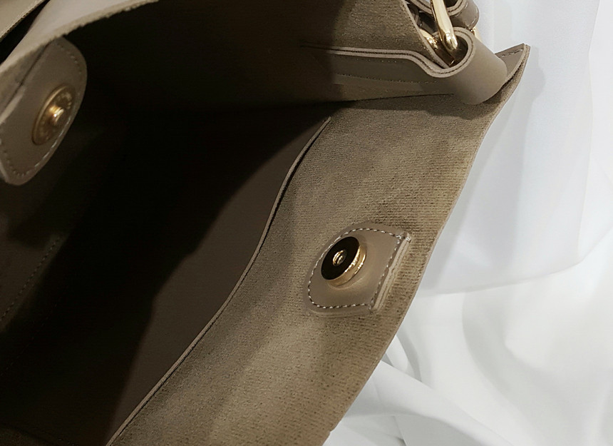 <b><p>Daily Women Bucket Bag Shoulder n's Casual</p></b><b><p>デイリー女性バケットバッグショルダーバッグ女性実用的なカジュアルバック 여성숄더백</p></b><br /><br /><p align='center'>