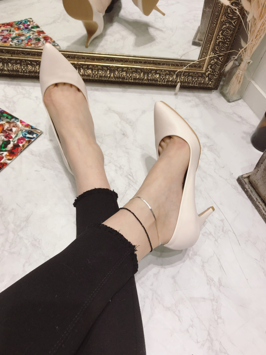 <b><p>Feeling Stiletto Hl Ko A griy atmosphe Dodgy</p></b><b><p>感じている スティレットヒール 韓国語 ガーリッシュな雰囲気 高慢なコーディネート</p></b><br /><br /><p align='center'>