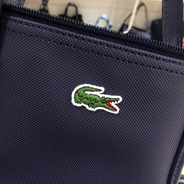 <b><p>Laste Crs Vertical ShoPurBk NF1891P17C Easy</p></b><b><p>ラコステクロス縦型ショーポベクNF1891P17C簡単コーディネート実用満点すっきりとしたショルダー</p></b><br /><br /><p align='center'>