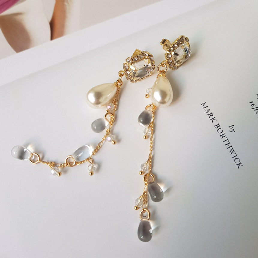 <b><p>Diamo clear Cubic Drop Erings Feme etional</p></b><b><p>ディア クリア キュービックドロップイヤリング フェミニンな感性ムード シ高慢スタイル</p></b><br /><br /><p align='center'>