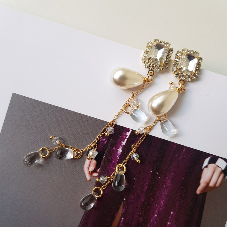 <b><p>Diamo clear Cubic Drop Erings Feme etional</p></b><b><p>ディア クリア キュービックドロップイヤリング フェミニンな感性ムード シ高慢スタイル</p></b><br /><br /><p align='center'>