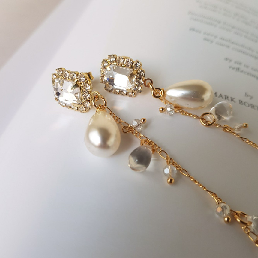 <b><p>Diamo clear Cubic Drop Erings Feme etional</p></b><b><p>ディア クリア キュービックドロップイヤリング フェミニンな感性ムード シ高慢スタイル</p></b><br /><br /><p align='center'>