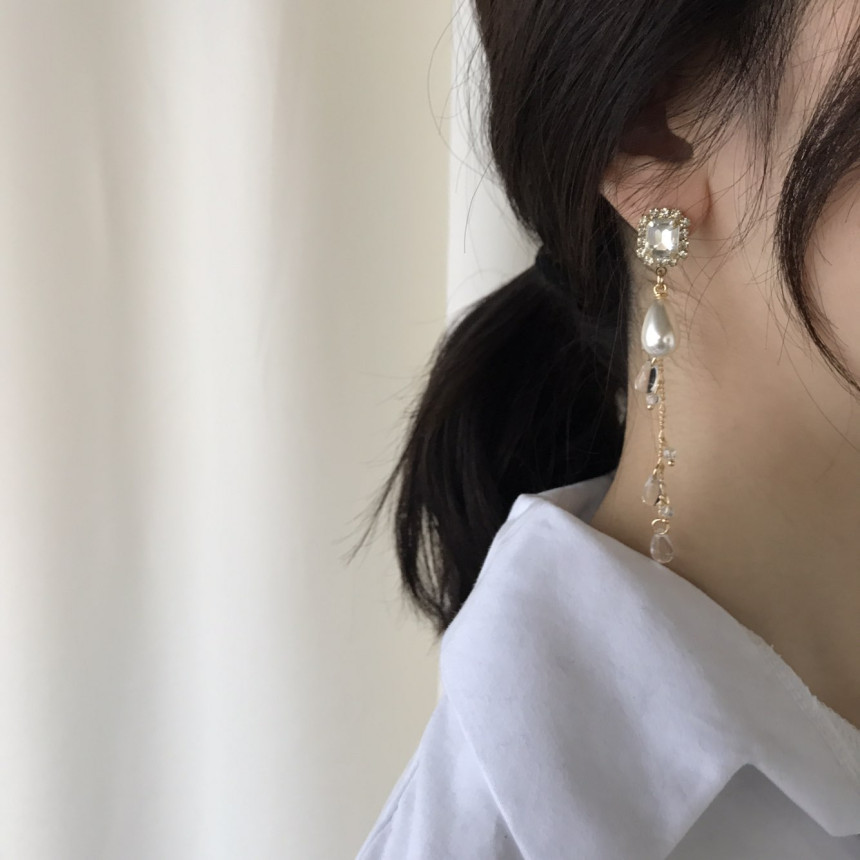 <b><p>Diamo clear Cubic Drop Erings Feme etional</p></b><b><p>ディア クリア キュービックドロップイヤリング フェミニンな感性ムード シ高慢スタイル</p></b><br /><br /><p align='center'>