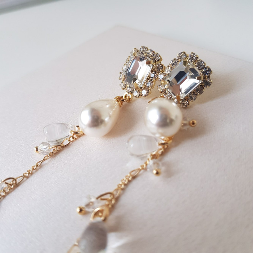 <b><p>Diamo clear Cubic Drop Erings Feme etional</p></b><b><p>ディア クリア キュービックドロップイヤリング フェミニンな感性ムード シ高慢スタイル</p></b><br /><br /><p align='center'>