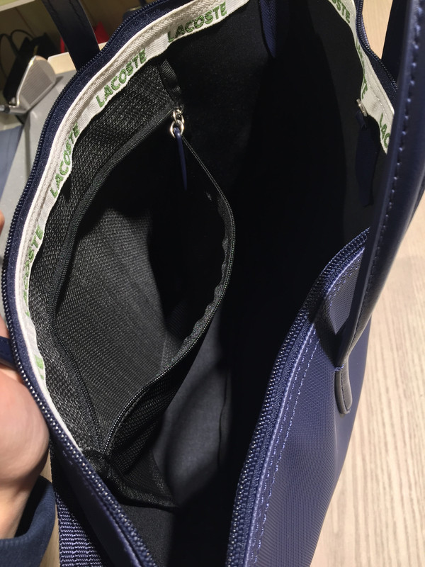 <b><p>Laste Crs Vertical ShoPurBk NF1891P17C Easy</p></b><b><p>ラコステクロス縦型ショーポベクNF1891P17C簡単コーディネート実用満点すっきりとしたショルダー</p></b><br /><br /><p align='center'>