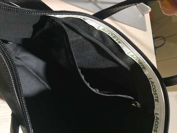 <b><p>Laste Crs Vertical ShoPurBk NF1891P17C Easy</p></b><b><p>ラコステクロス縦型ショーポベクNF1891P17C簡単コーディネート実用満点すっきりとしたショルダー</p></b><br /><br /><p align='center'>