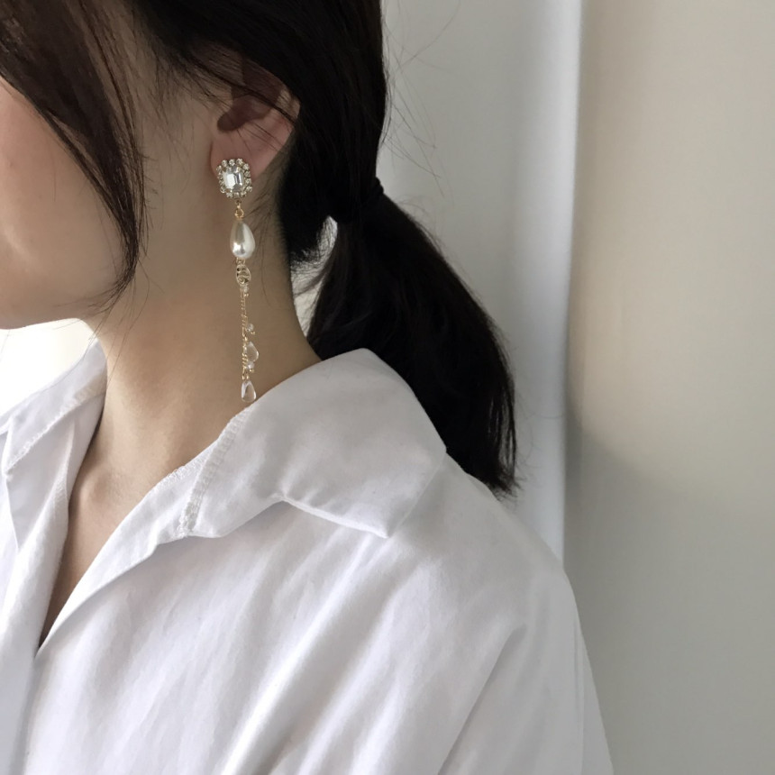 <b><p>Diamo clear Cubic Drop Erings Feme etional</p></b><b><p>ディア クリア キュービックドロップイヤリング フェミニンな感性ムード シ高慢スタイル</p></b><br /><br /><p align='center'>