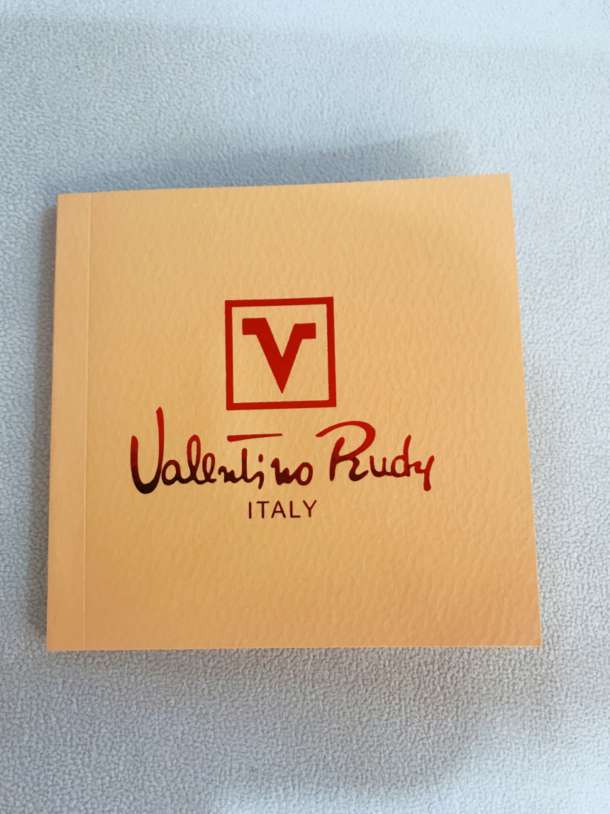 <b><p>Valentino Rudy round Leather ba cp wch VR1090</p></b><b><p>バレンチノルディ ラウンド 牛革バカップル時計VR1090</p></b><br /><br /><p align='center'>