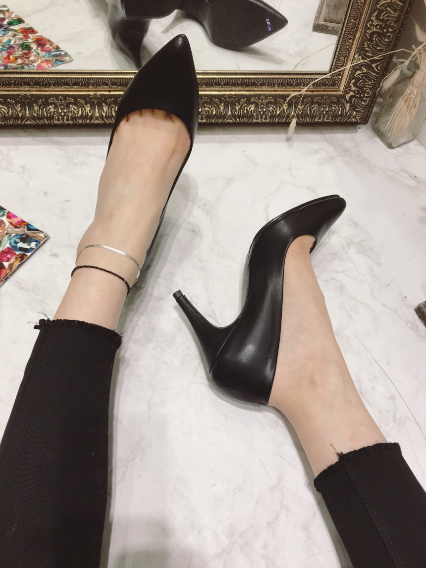 <b><p>Feeling Stiletto Hl Ko A griy atmosphe Dodgy</p></b><b><p>感じている スティレットヒール 韓国語 ガーリッシュな雰囲気 高慢なコーディネート</p></b><br /><br /><p align='center'>