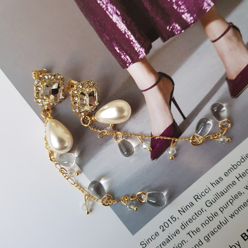 <b><p>Diamo clear Cubic Drop Erings Feme etional</p></b><b><p>ディア クリア キュービックドロップイヤリング フェミニンな感性ムード シ高慢スタイル</p></b><br /><br /><p align='center'>