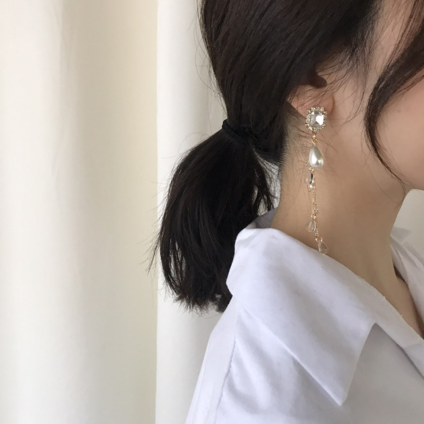 <b><p>Diamo clear Cubic Drop Erings Feme etional</p></b><b><p>ディア クリア キュービックドロップイヤリング フェミニンな感性ムード シ高慢スタイル</p></b><br /><br /><p align='center'>