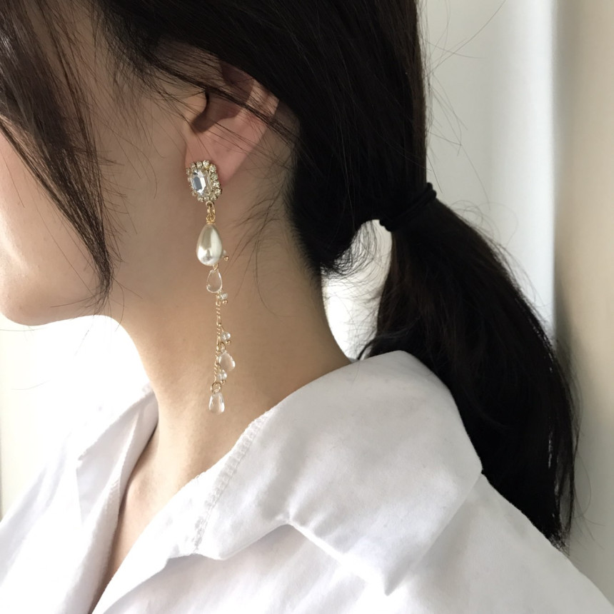 <b><p>Diamo clear Cubic Drop Erings Feme etional</p></b><b><p>ディア クリア キュービックドロップイヤリング フェミニンな感性ムード シ高慢スタイル</p></b><br /><br /><p align='center'>