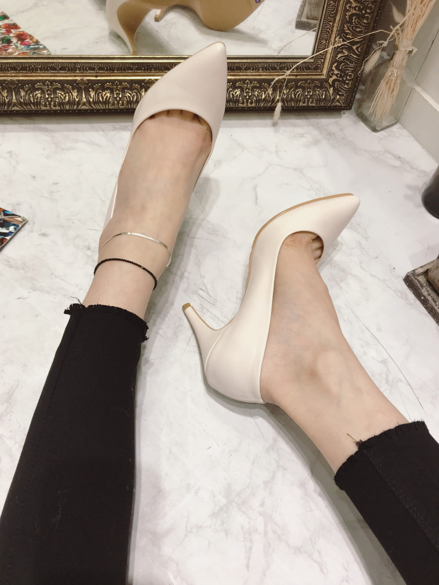 <b><p>Feeling Stiletto Hl Ko A griy atmosphe Dodgy</p></b><b><p>感じている スティレットヒール 韓国語 ガーリッシュな雰囲気 高慢なコーディネート</p></b><br /><br /><p align='center'>