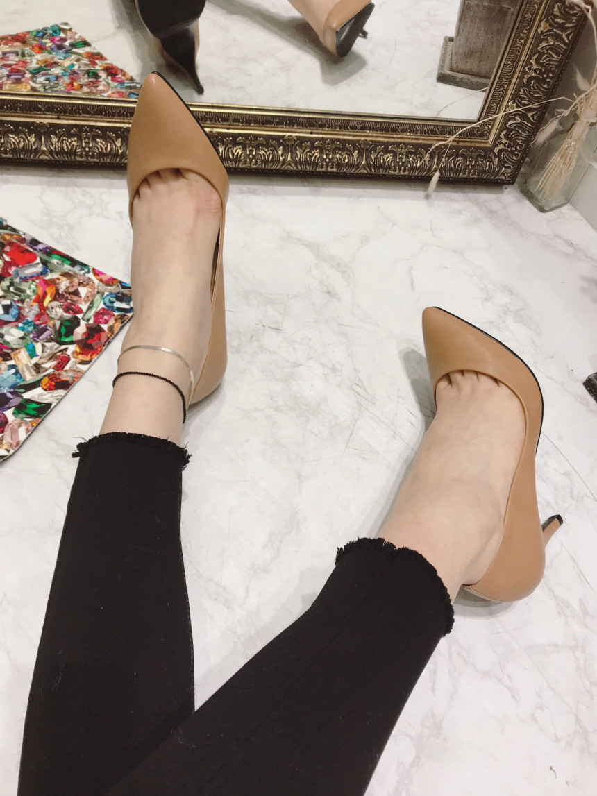 <b><p>Feeling Stiletto Hl Ko A griy atmosphe Dodgy</p></b><b><p>感じている スティレットヒール 韓国語 ガーリッシュな雰囲気 高慢なコーディネート</p></b><br /><br /><p align='center'>