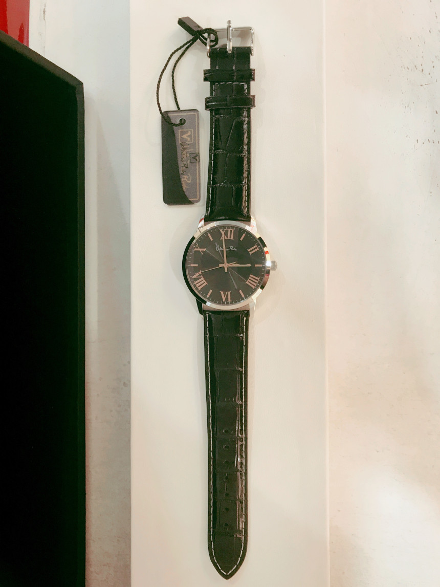 <b><p>Valentino Rudy round Leather ba cp wch VR1090</p></b><b><p>バレンチノルディ ラウンド 牛革バカップル時計VR1090</p></b><br /><br /><p align='center'>