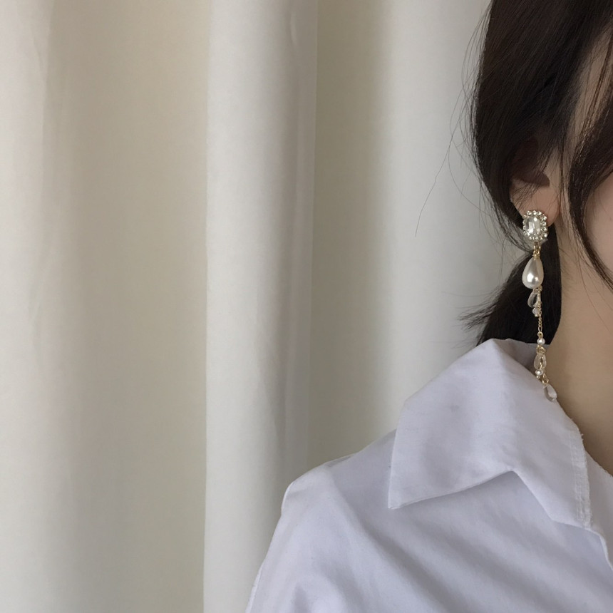 <b><p>Diamo clear Cubic Drop Erings Feme etional</p></b><b><p>ディア クリア キュービックドロップイヤリング フェミニンな感性ムード シ高慢スタイル</p></b><br /><br /><p align='center'>