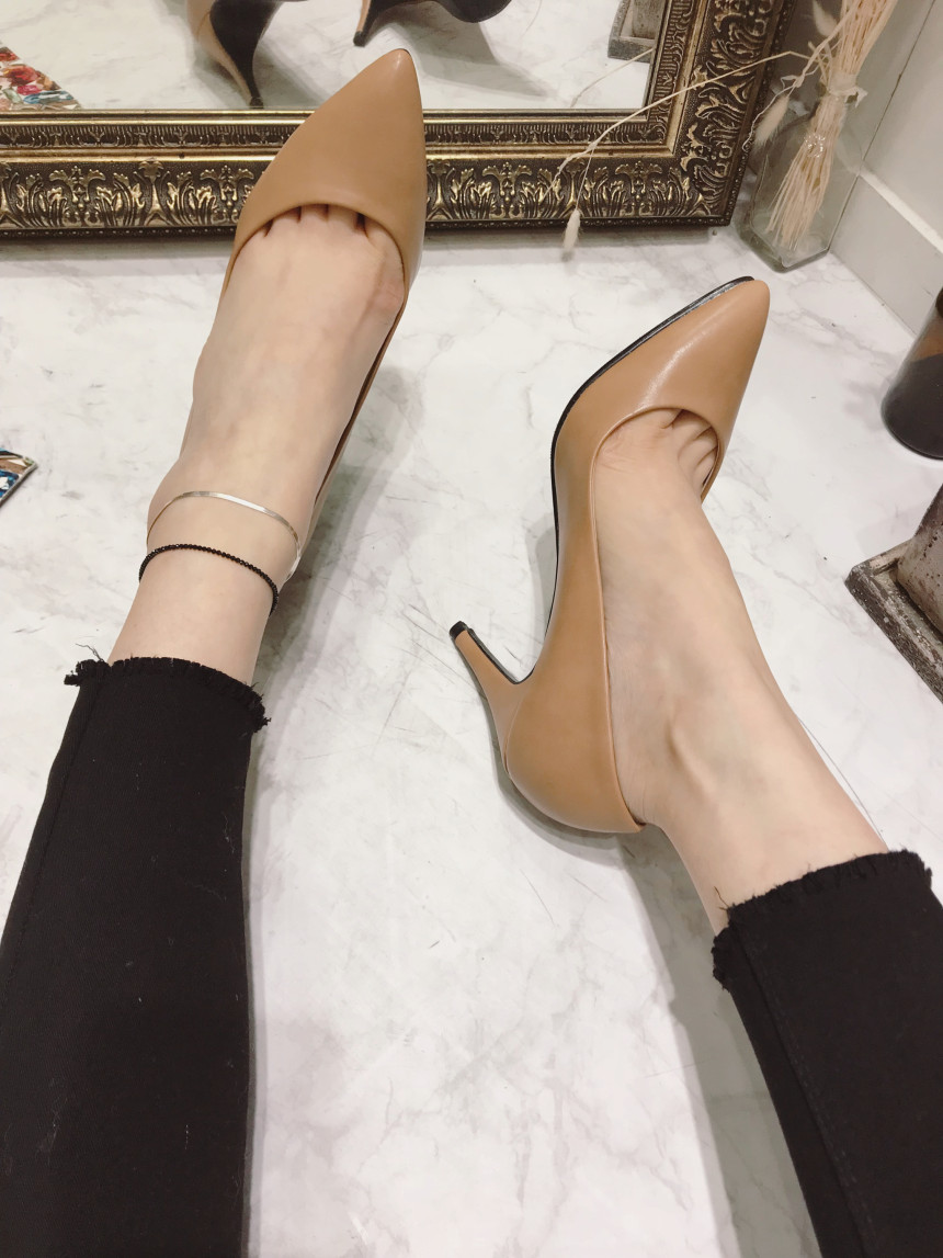 <b><p>Feeling Stiletto Hl Ko A griy atmosphe Dodgy</p></b><b><p>感じている スティレットヒール 韓国語 ガーリッシュな雰囲気 高慢なコーディネート</p></b><br /><br /><p align='center'>