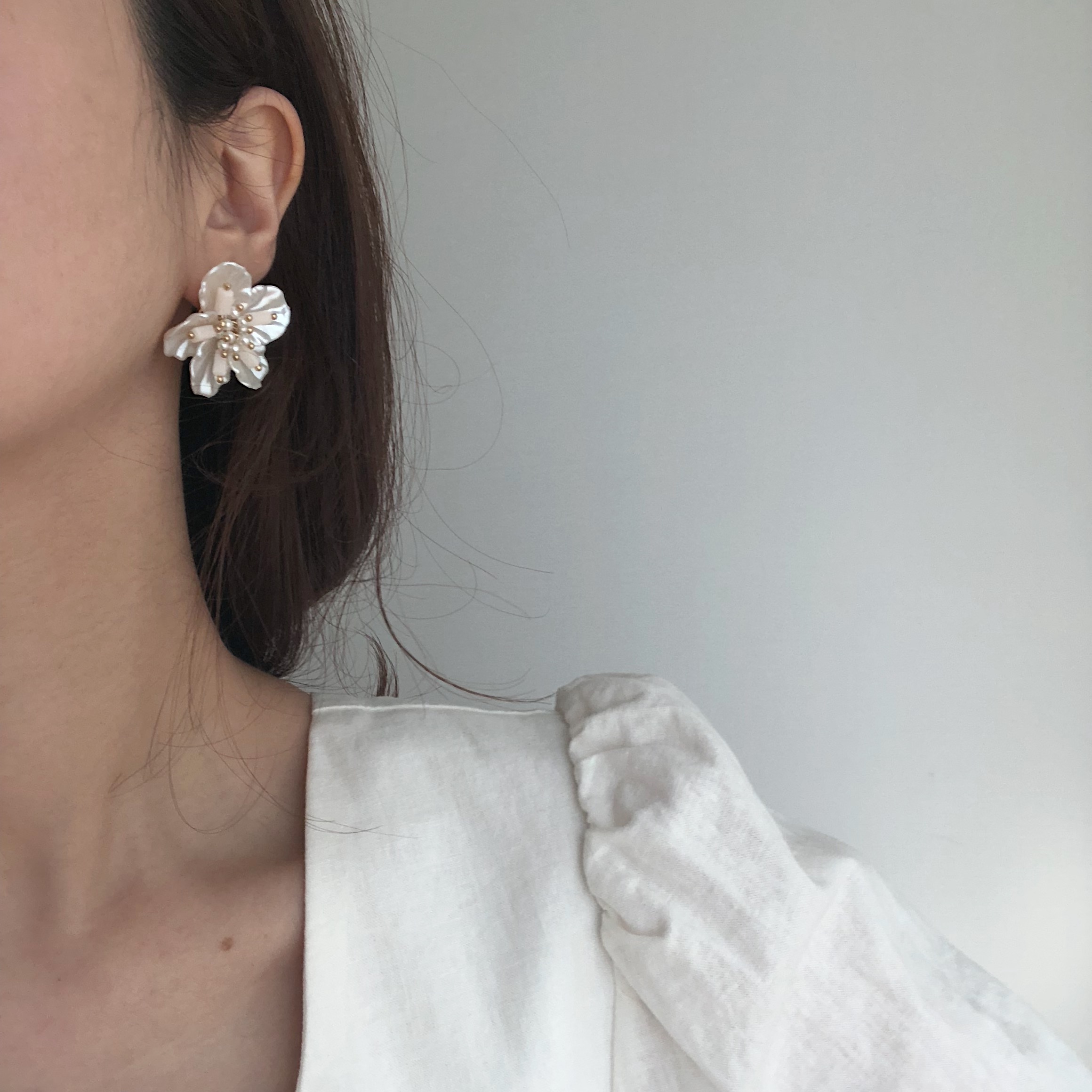 <b><p>you are Bold Erings silver Pel drop Nac flow</p></b><b><p>あなたは ボールドピアス シルバー パロップ 螺鈿花 フラワー</p></b><br /><br /><p align='center'>