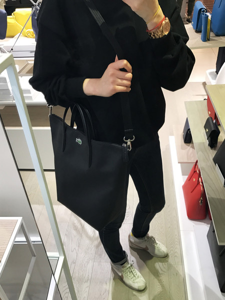 <b><p>Laste Crs Vertical ShoPurBk NF1891P17C Easy</p></b><b><p>ラコステクロス縦型ショーポベクNF1891P17C簡単コーディネート実用満点すっきりとしたショルダー</p></b><br /><br /><p align='center'>