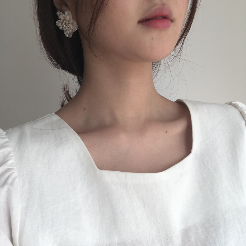 <b><p>you are Bold Erings silver Pel drop Nac flow</p></b><b><p>あなたは ボールドピアス シルバー パロップ 螺鈿花 フラワー</p></b><br /><br /><p align='center'>