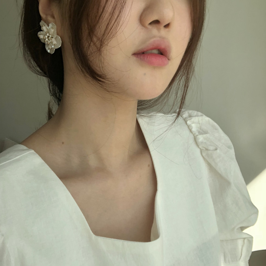 <b><p>you are Bold Erings silver Pel drop Nac flow</p></b><b><p>あなたは ボールドピアス シルバー パロップ 螺鈿花 フラワー</p></b><br /><br /><p align='center'>