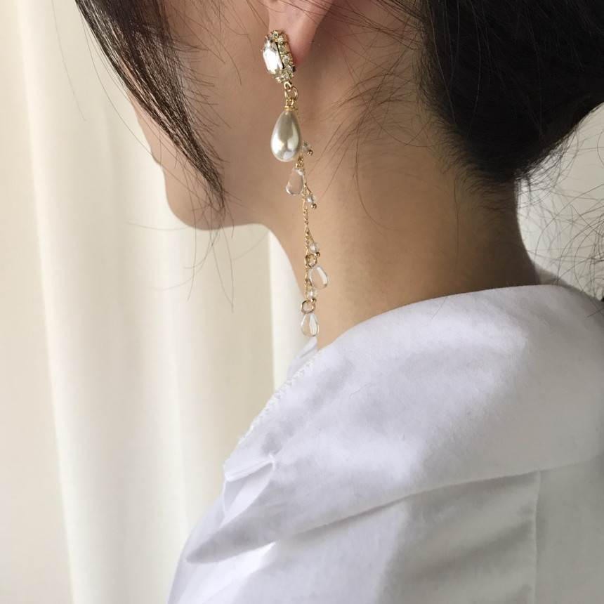 <b><p>Diamo clear Cubic Drop Erings Feme etional</p></b><b><p>ディア クリア キュービックドロップイヤリング フェミニンな感性ムード シ高慢スタイル</p></b><br /><br /><p align='center'>