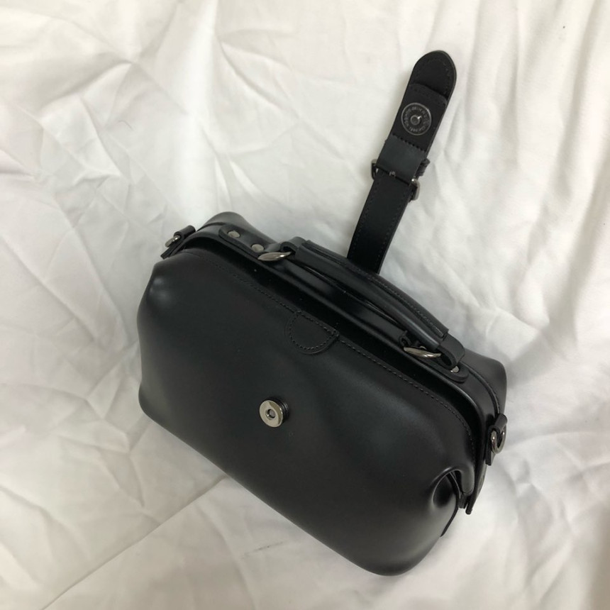 <b><p>Daily buckle ba Women's coordination 20</p></b><b><p>デイリーバックルバック女性コーディネート20代の春やすい洗練されたモダンなファッション整頓されたルッ</p></b><br /><br /><p align='center'>